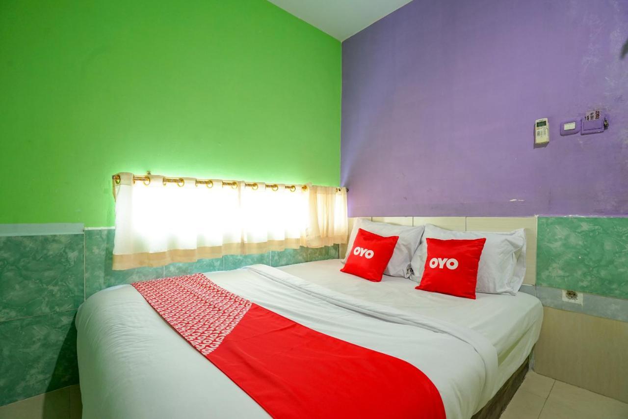 Oyo 1495 Hotel Lendosis Palembang Exterior photo