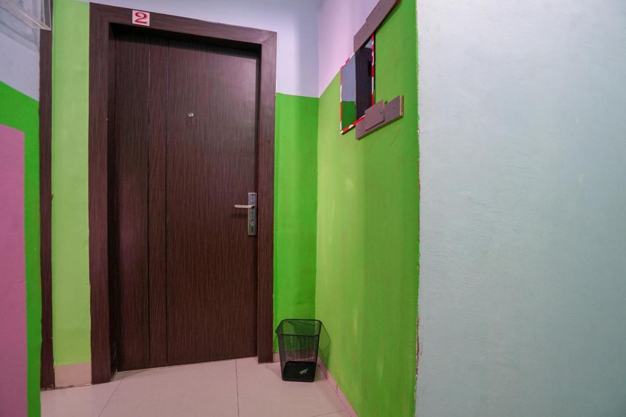 Oyo 1495 Hotel Lendosis Palembang Exterior photo