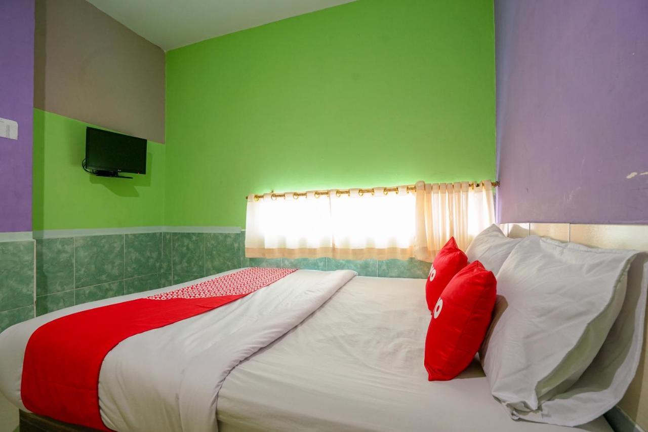 Oyo 1495 Hotel Lendosis Palembang Exterior photo