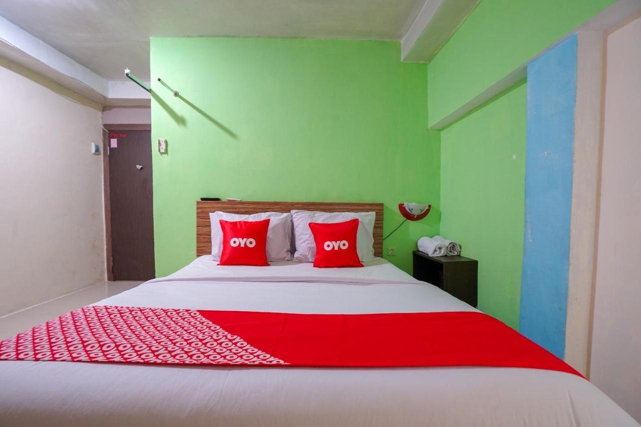 Oyo 1495 Hotel Lendosis Palembang Exterior photo