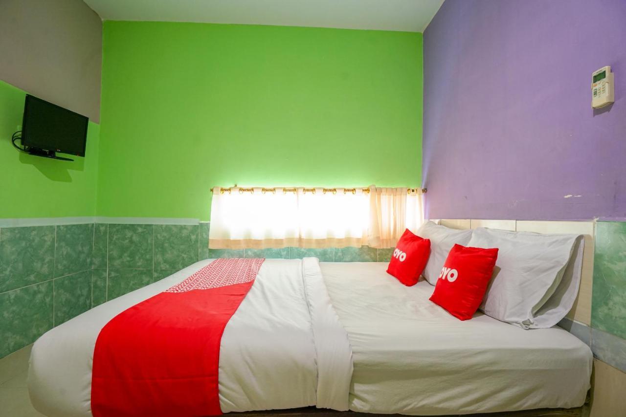 Oyo 1495 Hotel Lendosis Palembang Exterior photo