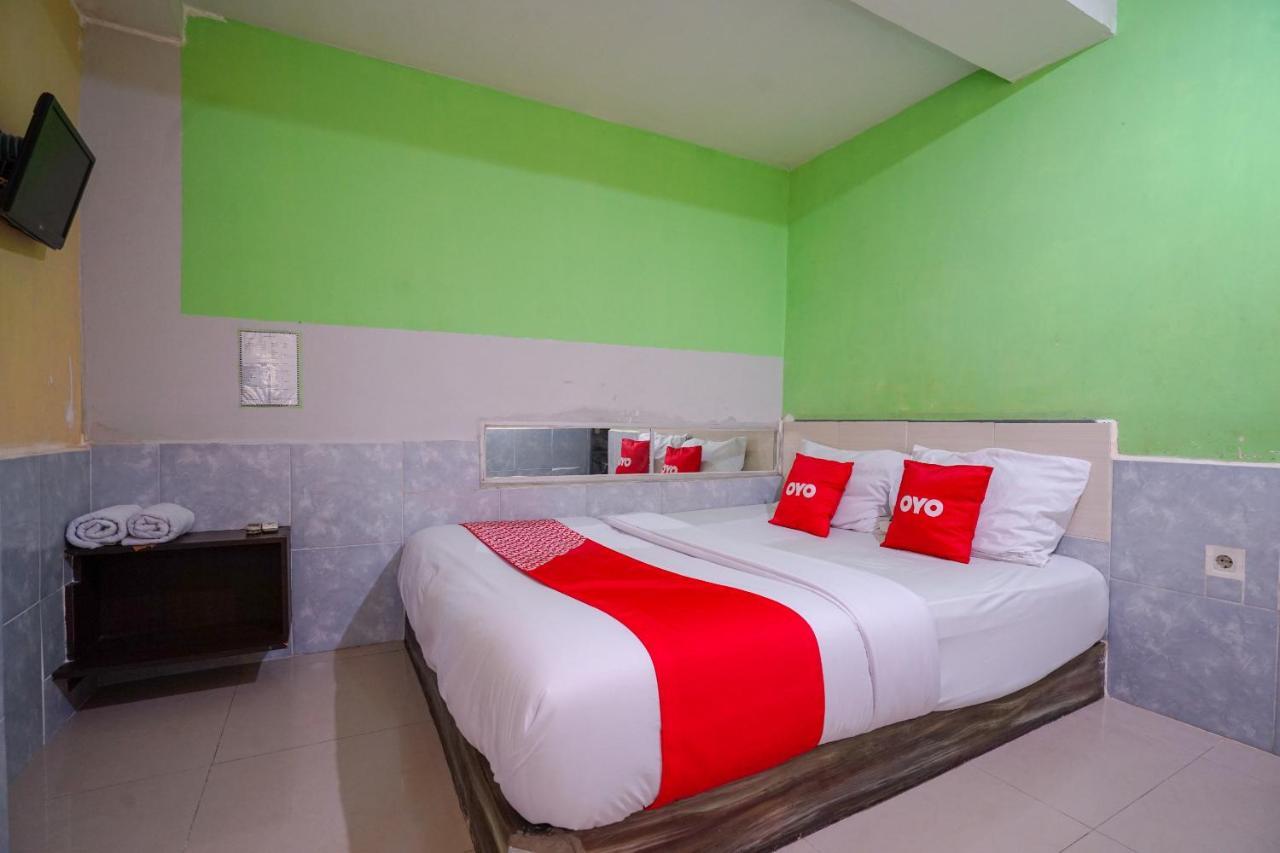 Oyo 1495 Hotel Lendosis Palembang Exterior photo