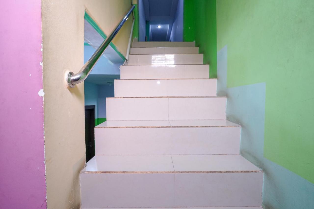 Oyo 1495 Hotel Lendosis Palembang Exterior photo